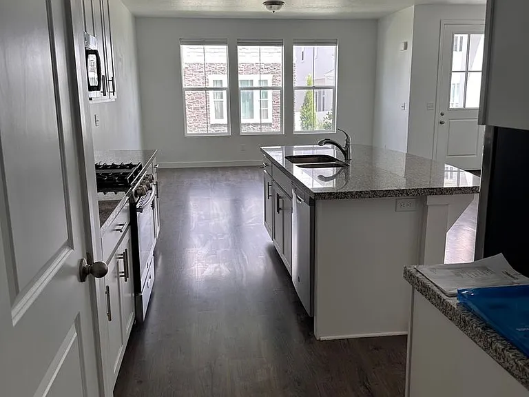 4430 W 2550 N — Photo 3