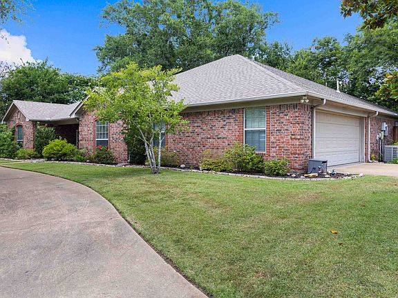 4th image of 1610 Woodway Ln