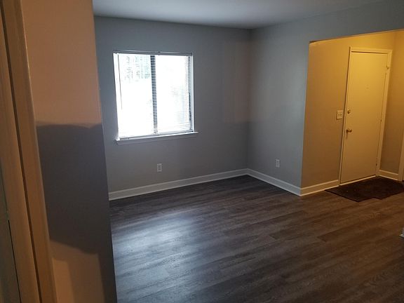 3rd image of 1801 Horseshoe Dr