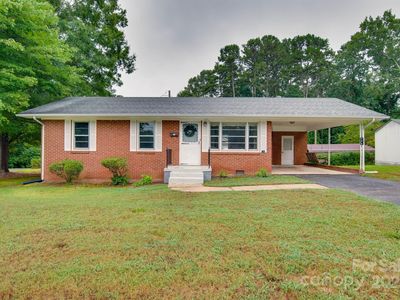 126 E Parkwood St, Stanley, NC, 28164