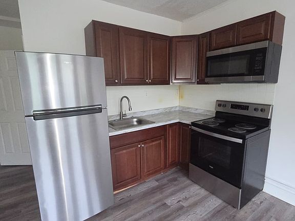 3rd image of 5020 Bingham St #1