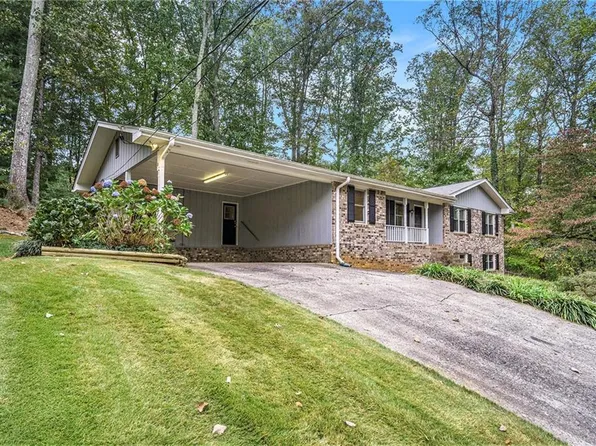 4304 Lindsey Way NE, Roswell, GA 30075