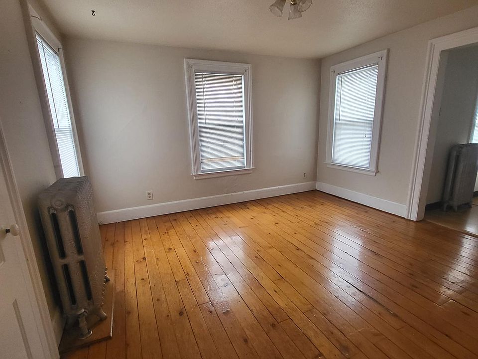 34 W Main St Clinton CT Zillow