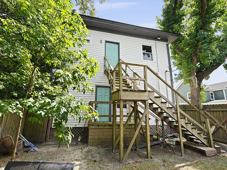 902 E Bolton St #A — Photo 68