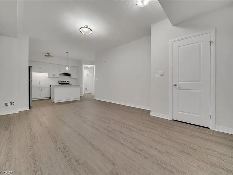 25 Isherwood Ave #B21 — Photo 6