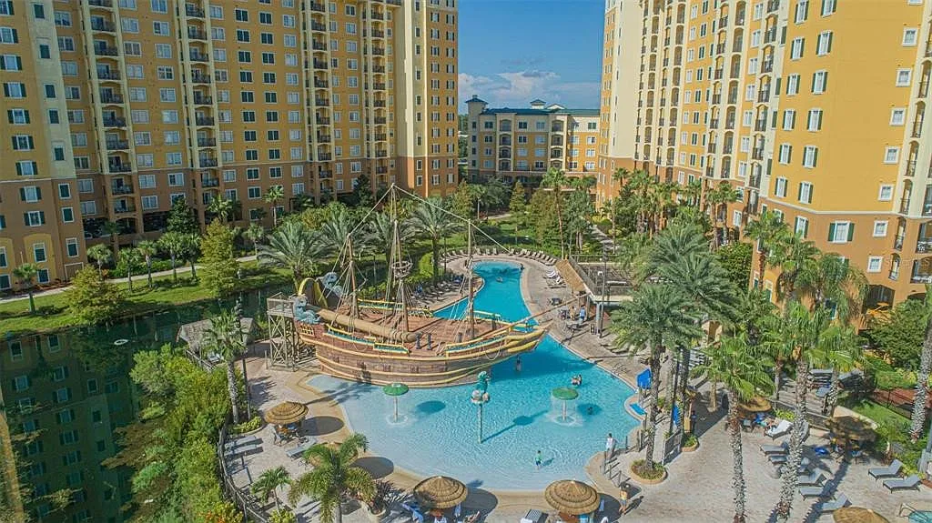 2 bed, 1080 sqft, $2,690 — Photo 1