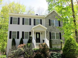 181 Edge Rock Dr, Drums, PA 18222