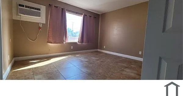 305 N 10th St #4 — Photo 3