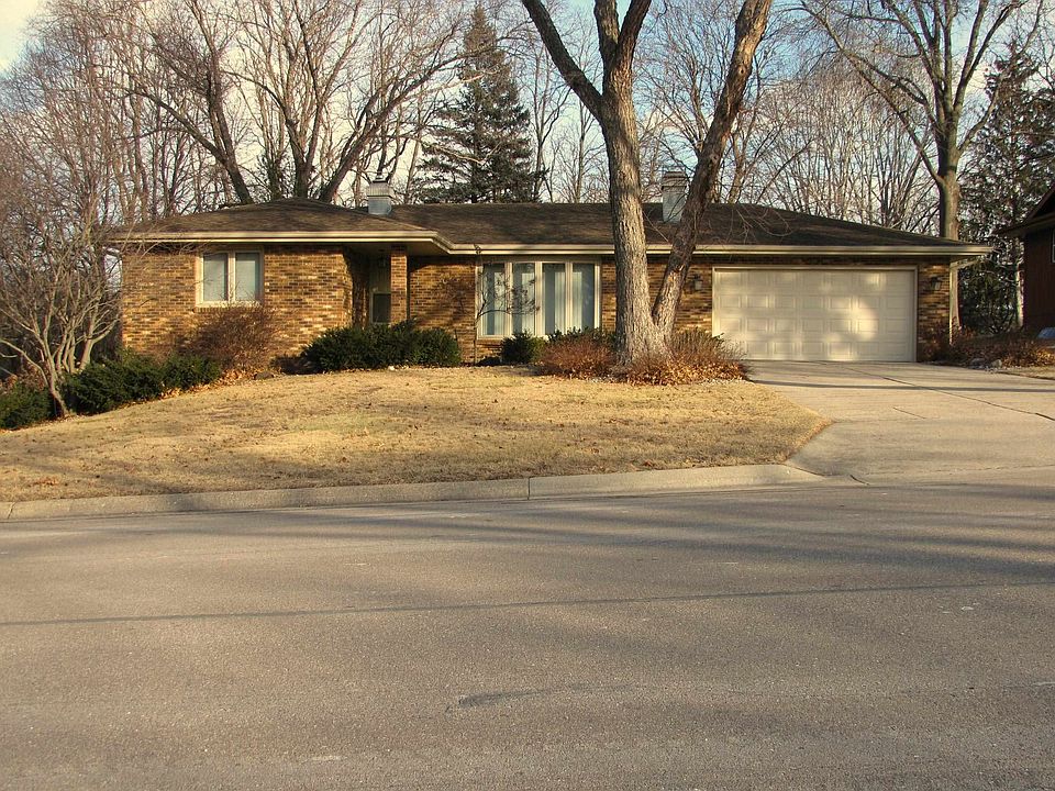 1st image of 208 Arbor Hill Dr
