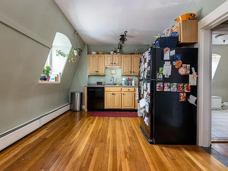 158 Danforth St #9 — Photo 8