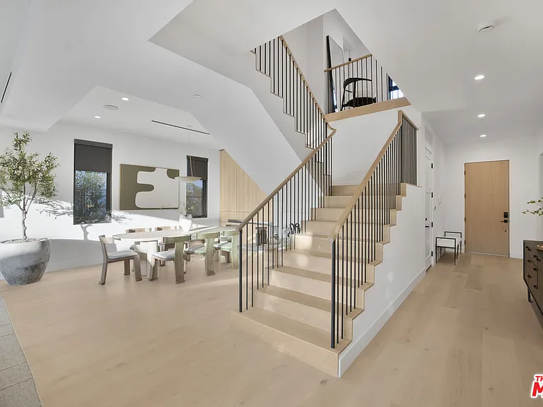 4433 Kraft Ave — Photo 17