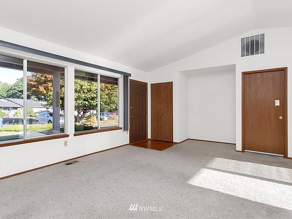 3rd image of 7008 Monaco Dr SE