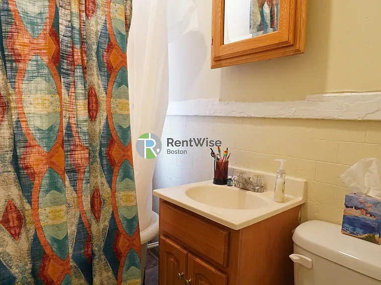 225 Kelton St #2 — Photo 4