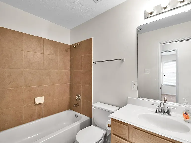 4034 Falvel Shadow Creek Dr — Photo 11
