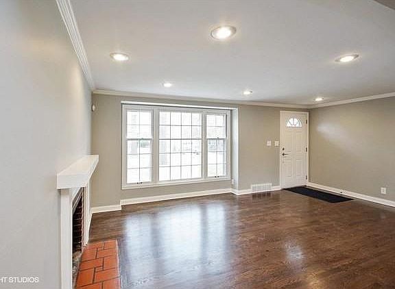 3rd image of 4323 W 69th Ter