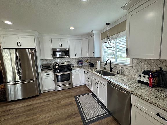 A dream kitchen with lots of cupboard space