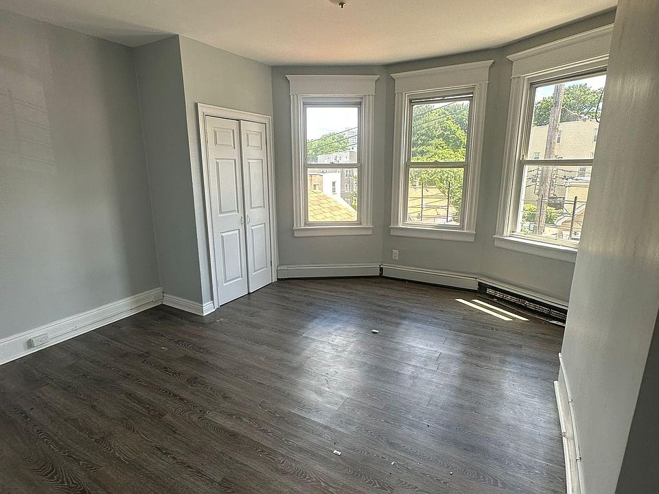 1st image of 363 Walnut St #2S