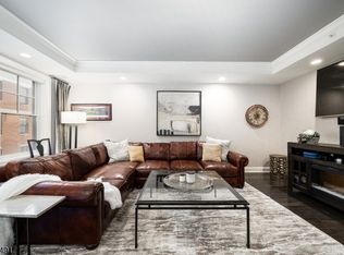 40 W Park Pl APT 404, Morristown, NJ 07960