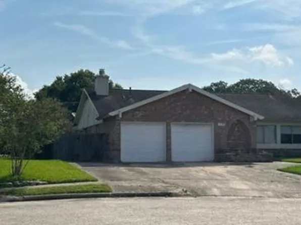 15407 Runswick Dr, Houston, TX 77062