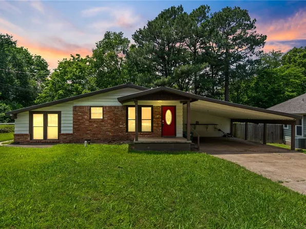 1815 N Woolsey Ave, Fayetteville, AR 72703