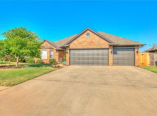 13905 Agate Dr, Yukon, OK 73099