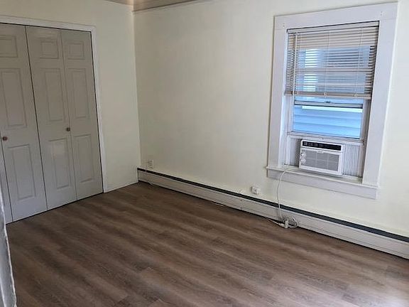 3rd image of 33 Maxwell Ave