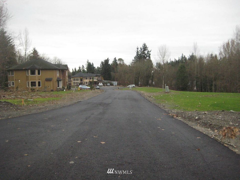 2nd image of 360 xx 21st Lane S