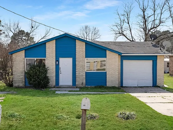 2405 Mamie Dr, Texarkana, TX 75501