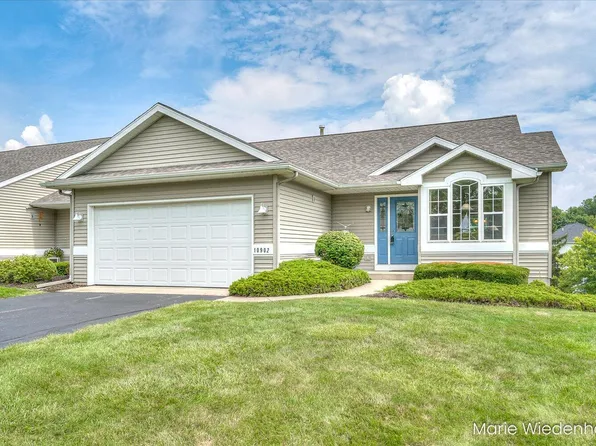 10902 Aspen Trl, Zeeland, MI 49464