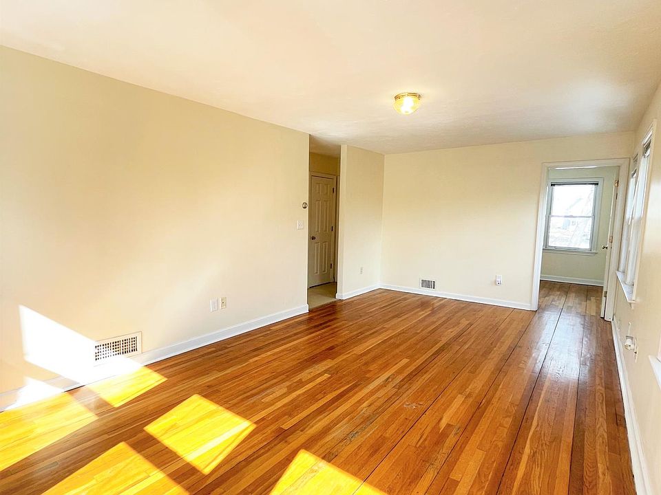 1st image of 30 Ebbett Ave #2
