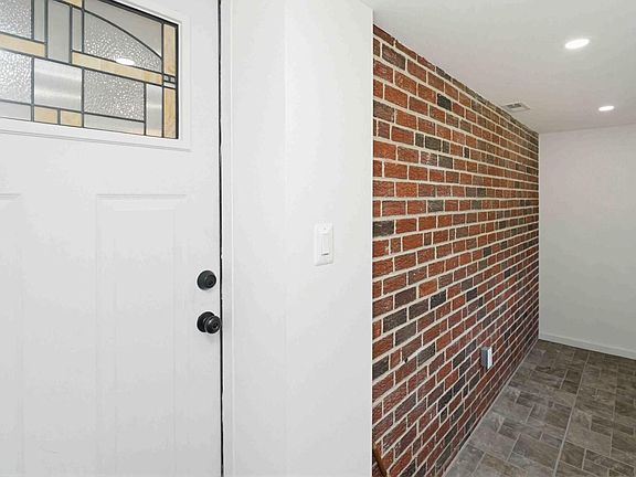 3rd image of 3601 Bandon Dr
