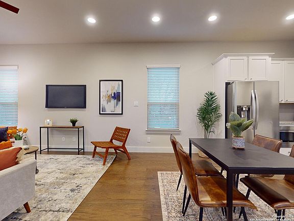 4th image of 128 Davis Ct #102
