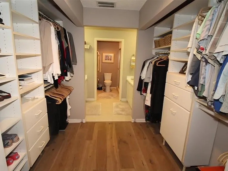 4532 Ascot Cir N — Photo 22