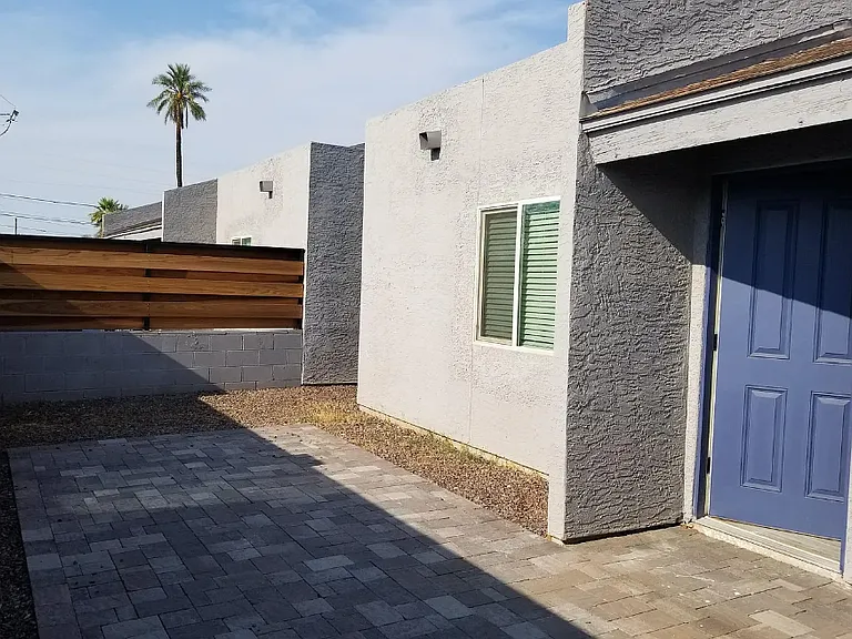 Roma Village Apartments — Photo 7