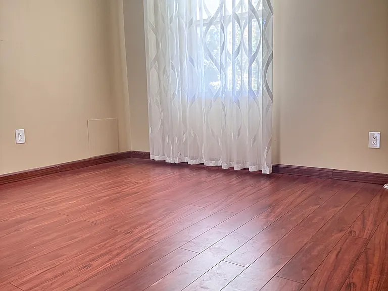 10500 Jordan Ave — Photo 10