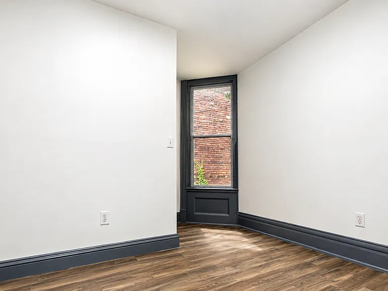 1223 S 2nd St — Photo 3