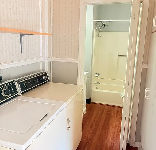 212 W Main St #1 — Photo 9