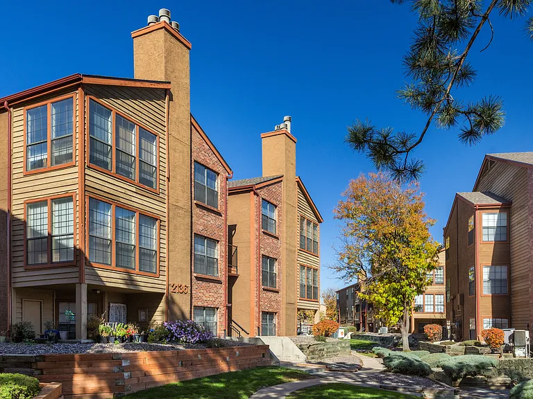 Winridge Apartments and Townhomes — Photo 8