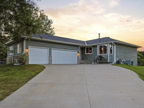 1475 Oak Ridge Cir, Monticello, MN 55362