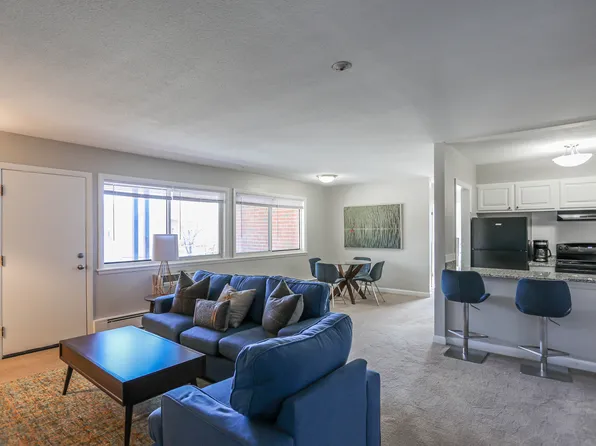 18 Lakeview Gdns APT 804, Natick, MA 01760