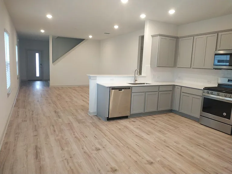 10705 Meris Ln — Photo 3