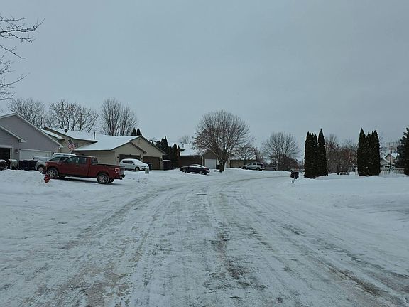 4th image of 6193 Mill Run Rd