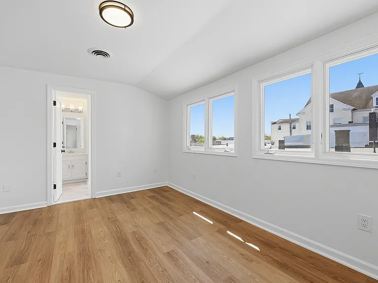 426 Main St #G — Photo 14