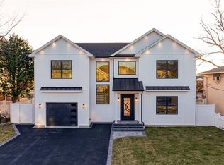 984 Tyrus Ct, Merrick, NY 11566