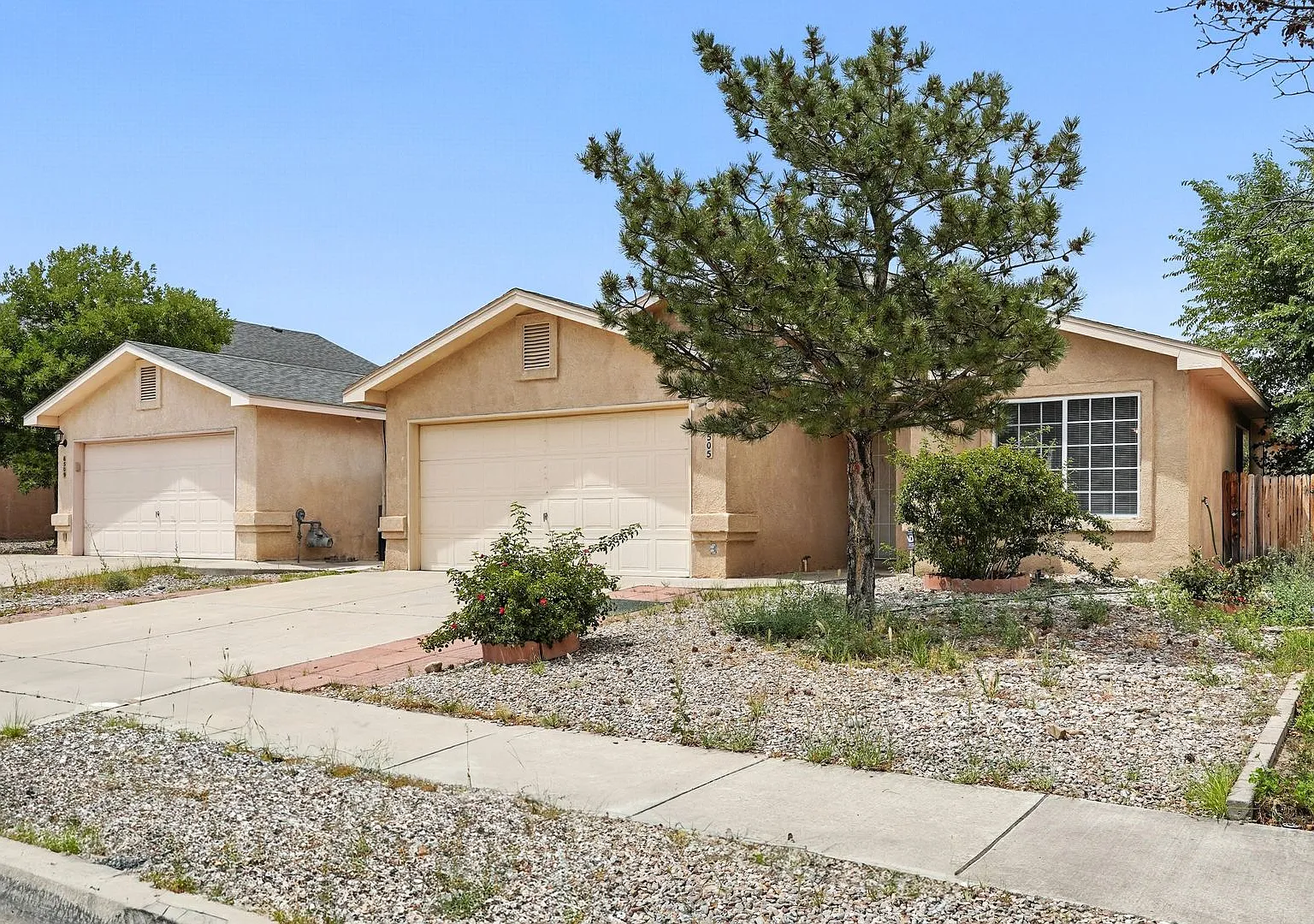 For Rent | 3 Bed / 2 Bath | 2 Car Garage | Single Story | NW Abq — Photo 2