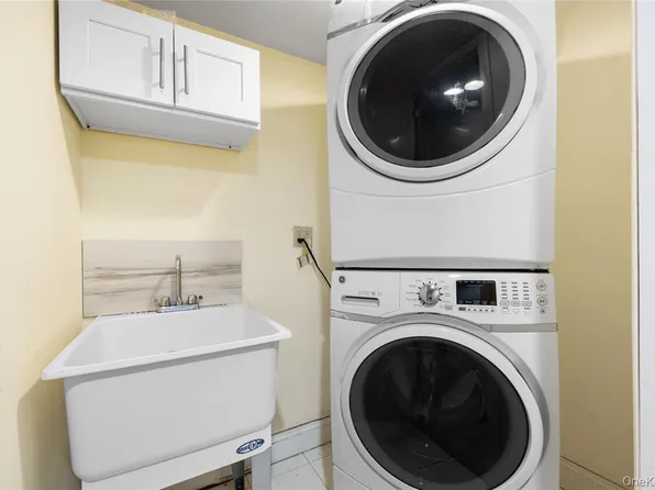 183-26 Booth Memorial Avenue image 23 of 24