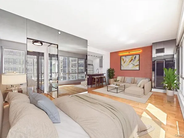 350 W 42nd St APT 19I, New York, NY 10036