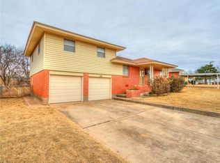 129 Leonard Ln, Midwest City, OK 73110