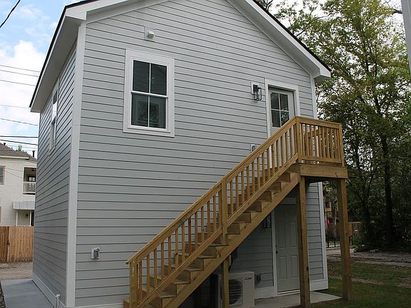 3rd image of 824 E Anderson St #B