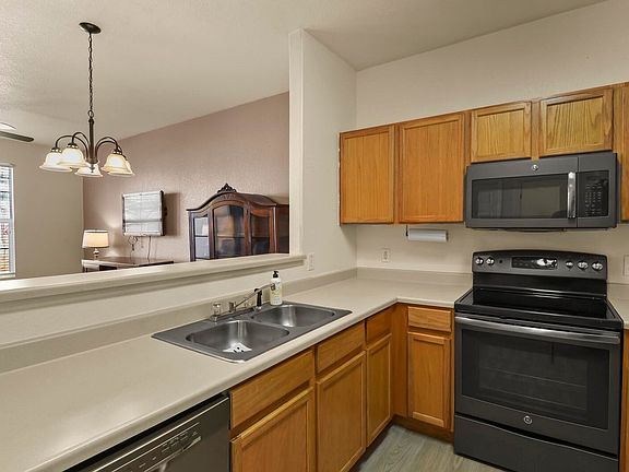 5th image of 214 Blue Bonnet Dr
